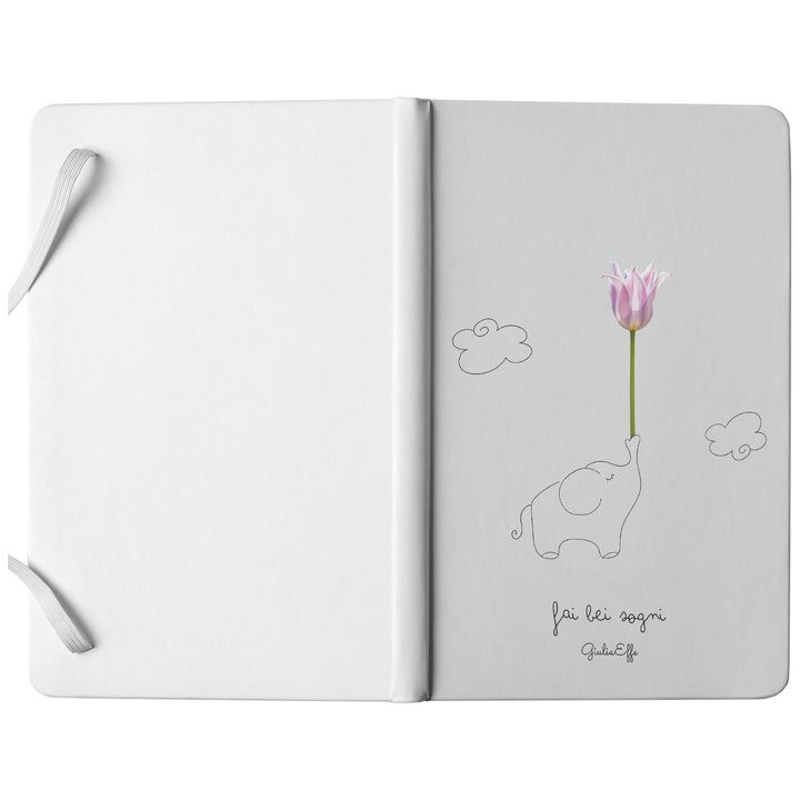 Taccuino Fai bei sogni dell'album Creatività su carta di GiuliaEffe: copertina soft touch in 8 colori, con chiusura e segnalibro coordinati