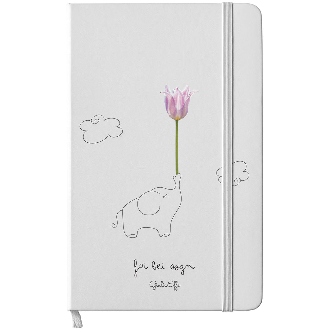 Taccuino Fai bei sogni dell'album Creatività su carta di GiuliaEffe: copertina soft touch in 8 colori, con chiusura e segnalibro coordinati
