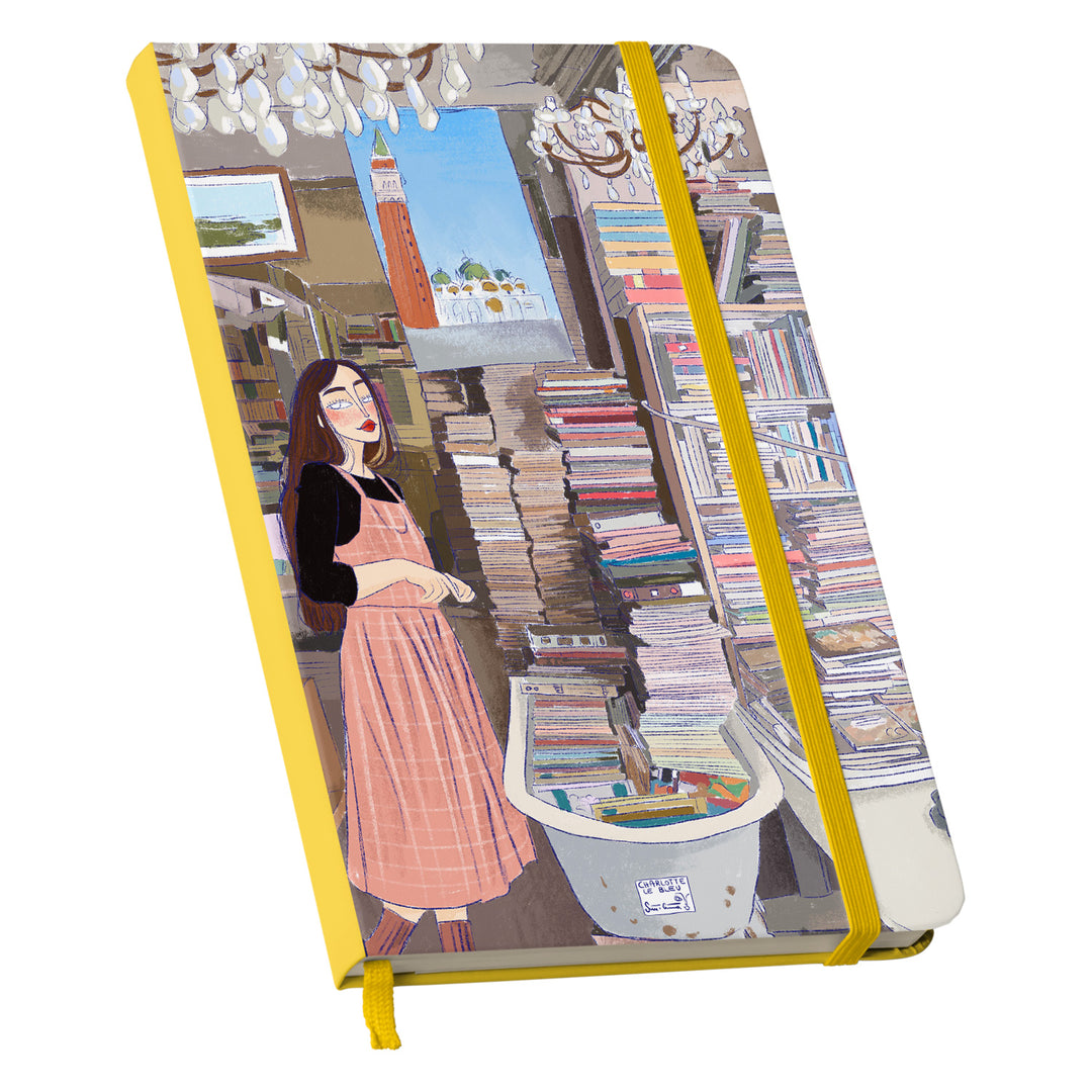 Taccuino Libreria acqua alta dell'album Thinker su carta di Charlotte Le Bleu: copertina soft touch in 8 colori, con chiusura e segnalibro coordinati