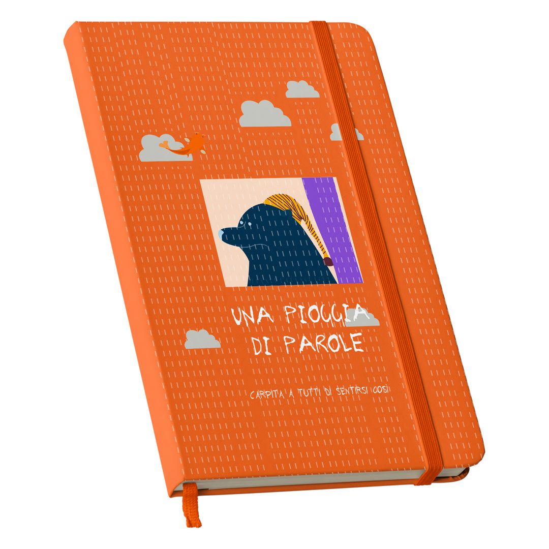 Taccuino Pioggia di parole dell'album Taccuini a tutti di Carpita A Tutti: copertina soft touch in 8 colori, con chiusura e segnalibro coordinati