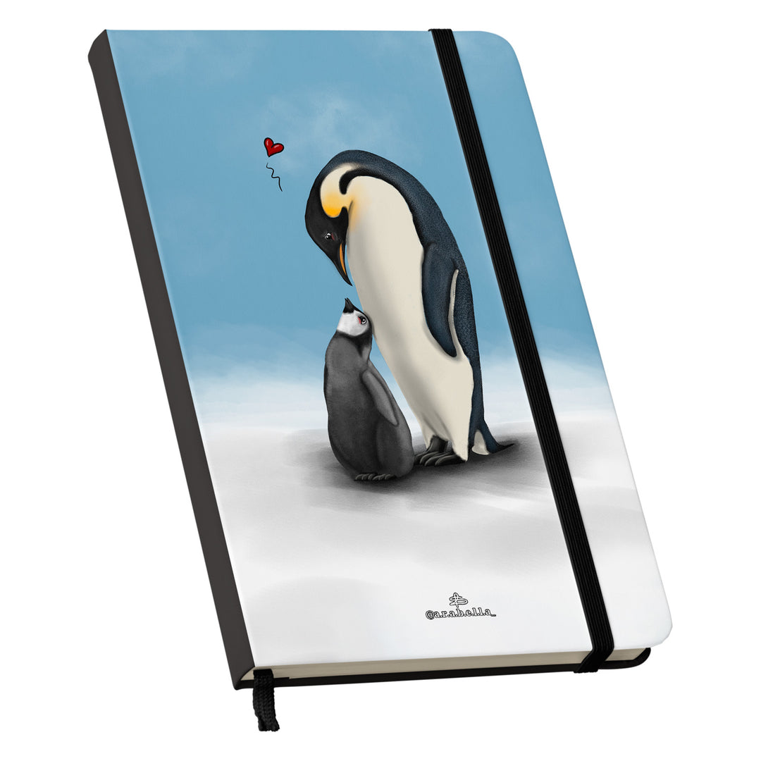 Taccuino Papà pinguino dell'album Amore in taccuini di Arabella: copertina soft touch in 8 colori, con chiusura e segnalibro coordinati