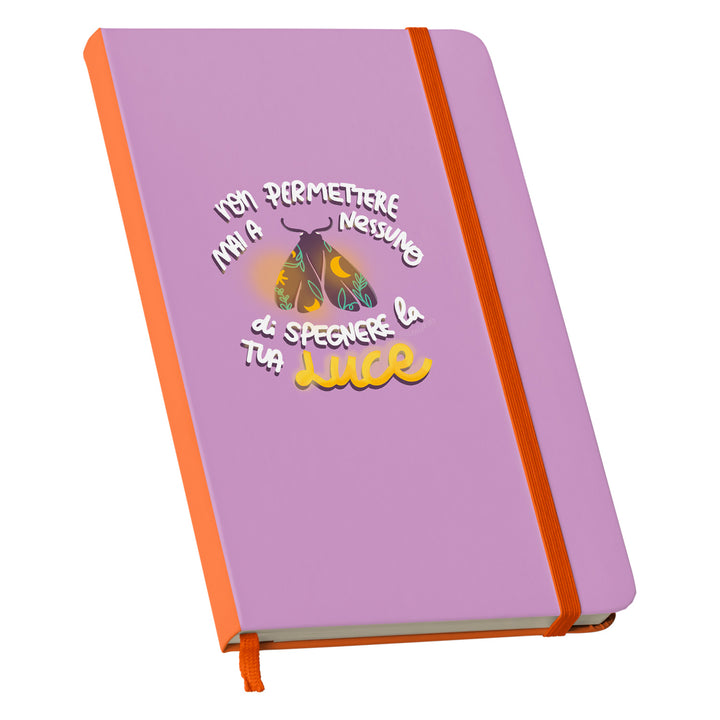 Taccuino Moth dell'album Witchy Wonder di WonderValy: copertina soft touch in 8 colori, con chiusura e segnalibro coordinati