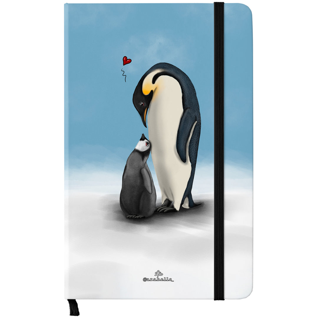 Taccuino Papà pinguino dell'album Amore in taccuini di Arabella: copertina soft touch in 8 colori, con chiusura e segnalibro coordinati