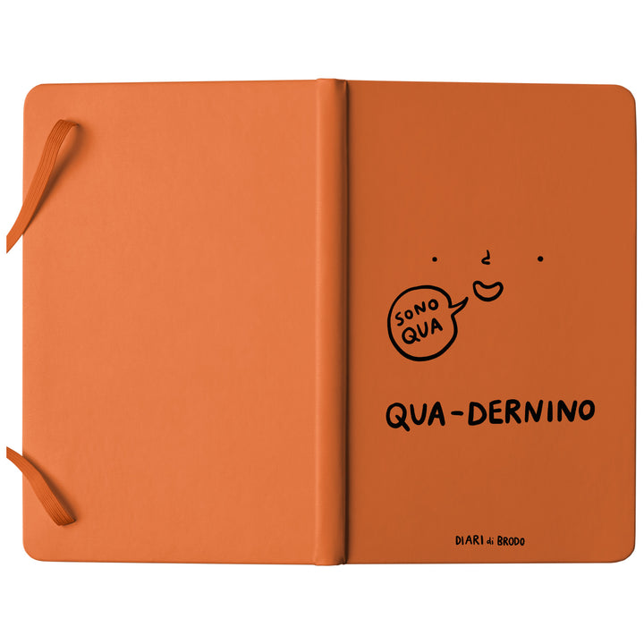 Taccuino Qua-Dernino dell'album Me lo segno di Diari di brodo: copertina soft touch in 8 colori, con chiusura e segnalibro coordinati
