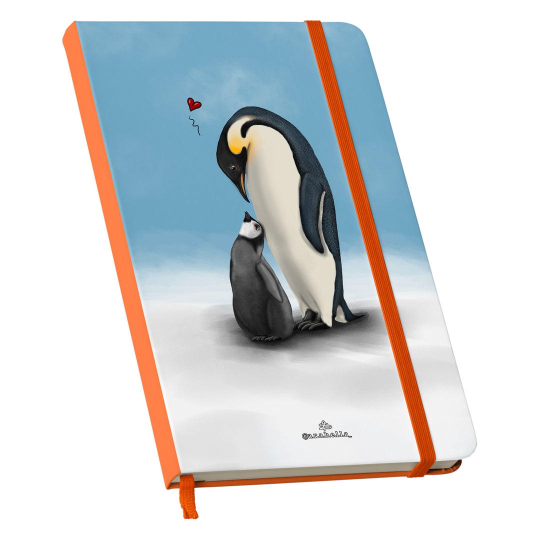 Taccuino Papà pinguino dell'album Amore in taccuini di Arabella: copertina soft touch in 8 colori, con chiusura e segnalibro coordinati