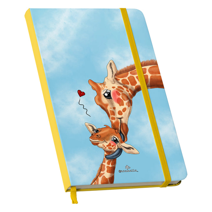 Taccuino Mamma giraffa dell'album Amore in taccuini di Arabella: copertina soft touch in 8 colori, con chiusura e segnalibro coordinati