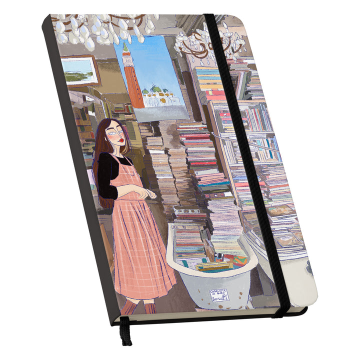 Taccuino Libreria acqua alta dell'album Thinker su carta di Charlotte Le Bleu: copertina soft touch in 8 colori, con chiusura e segnalibro coordinati