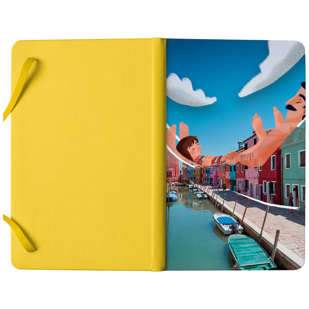 Taccuino Burano dell'album Taccuini per viaggiare (anche con la mente) di Elisa Lanconelli: copertina soft touch in 8 colori, con chiusura e segnalibro coordinati